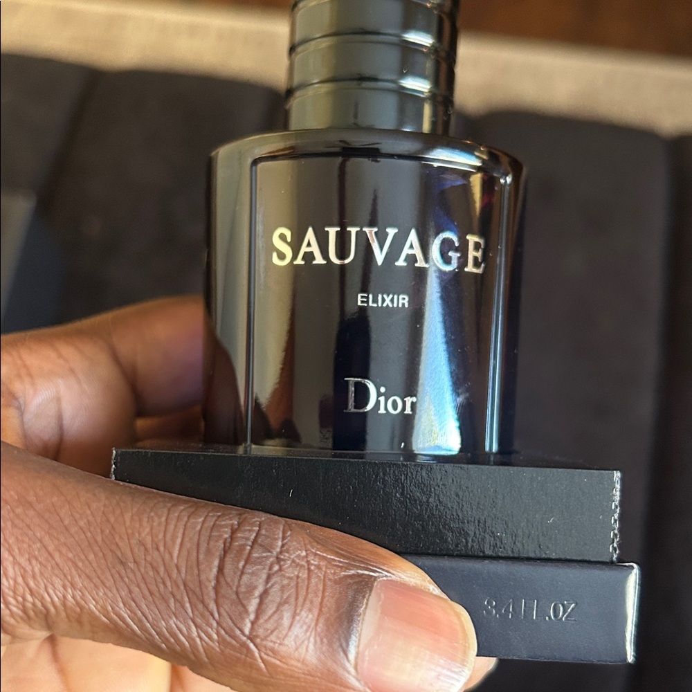 Dior Sauvage Elixir - Sleek Black